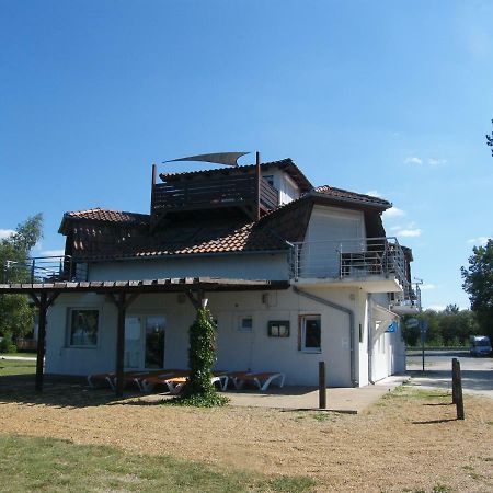 Beach Resident Balatonszemes Luaran gambar